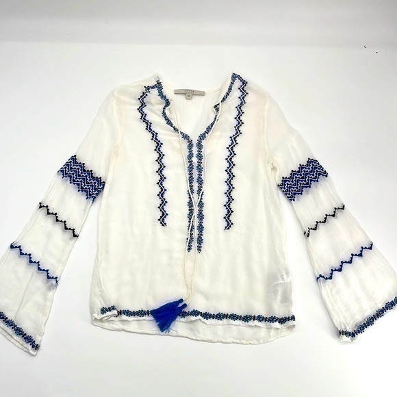 Guess Tops - UEC Guess white peasant blouse with navy blue stitching size XXS